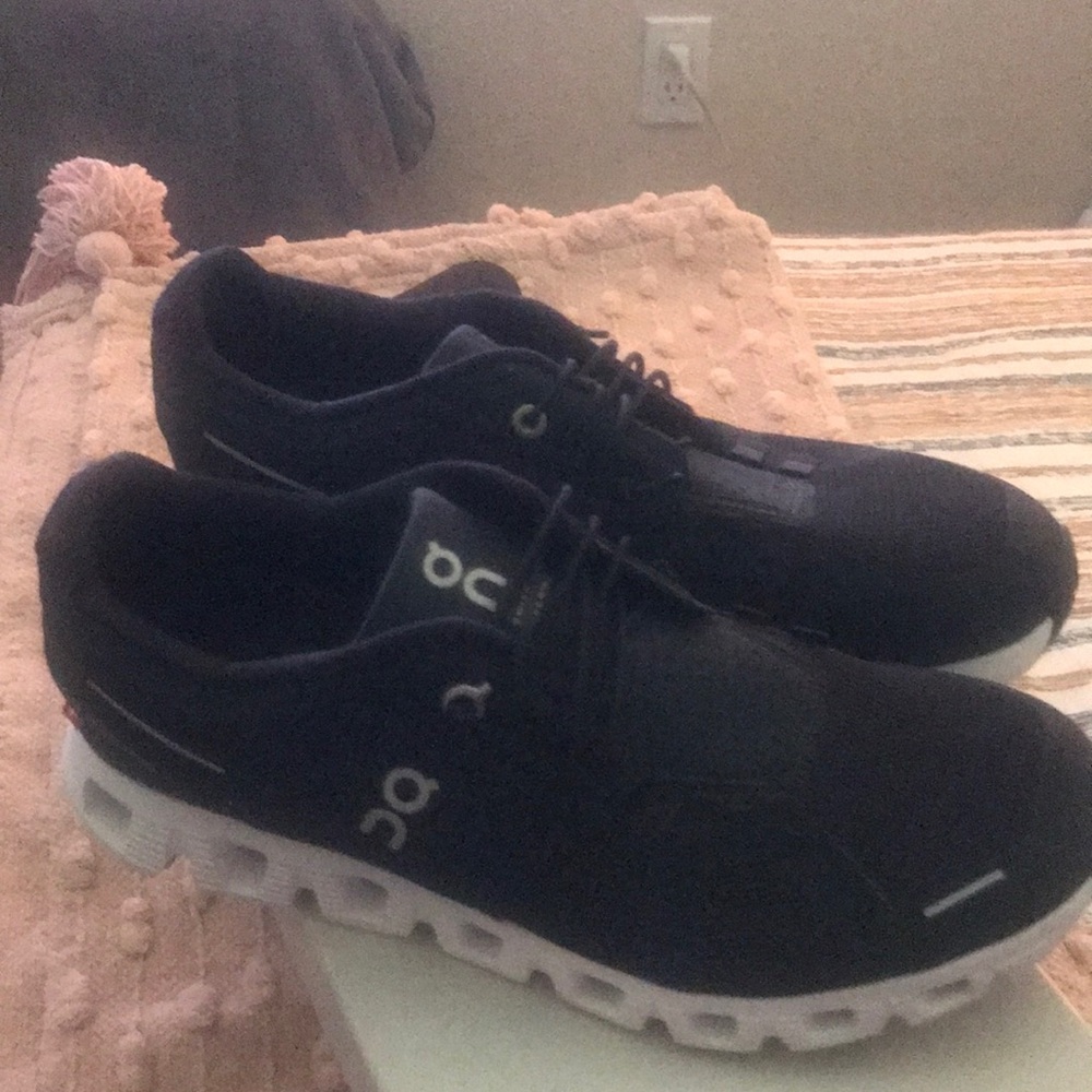 Cloud running shoe QC